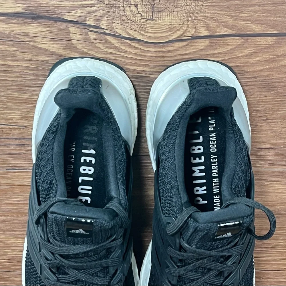 Adidas Ultraboost 4.0 Athletic Sneakers‎ Women’s Size 7 Shoes